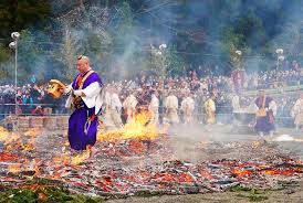 Mountain priest demonstrates how to walk on fire