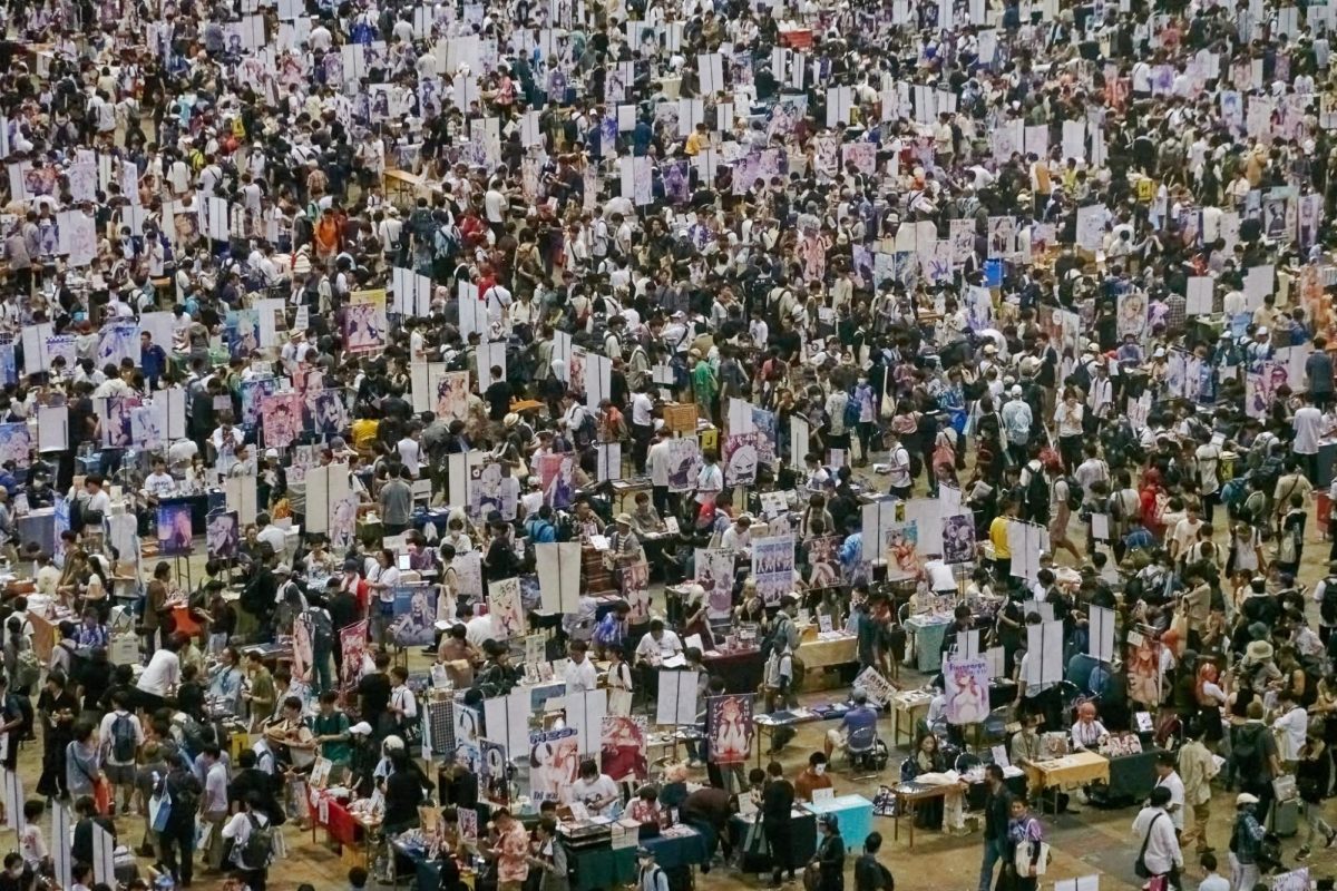 An Image of a past Comiket. 