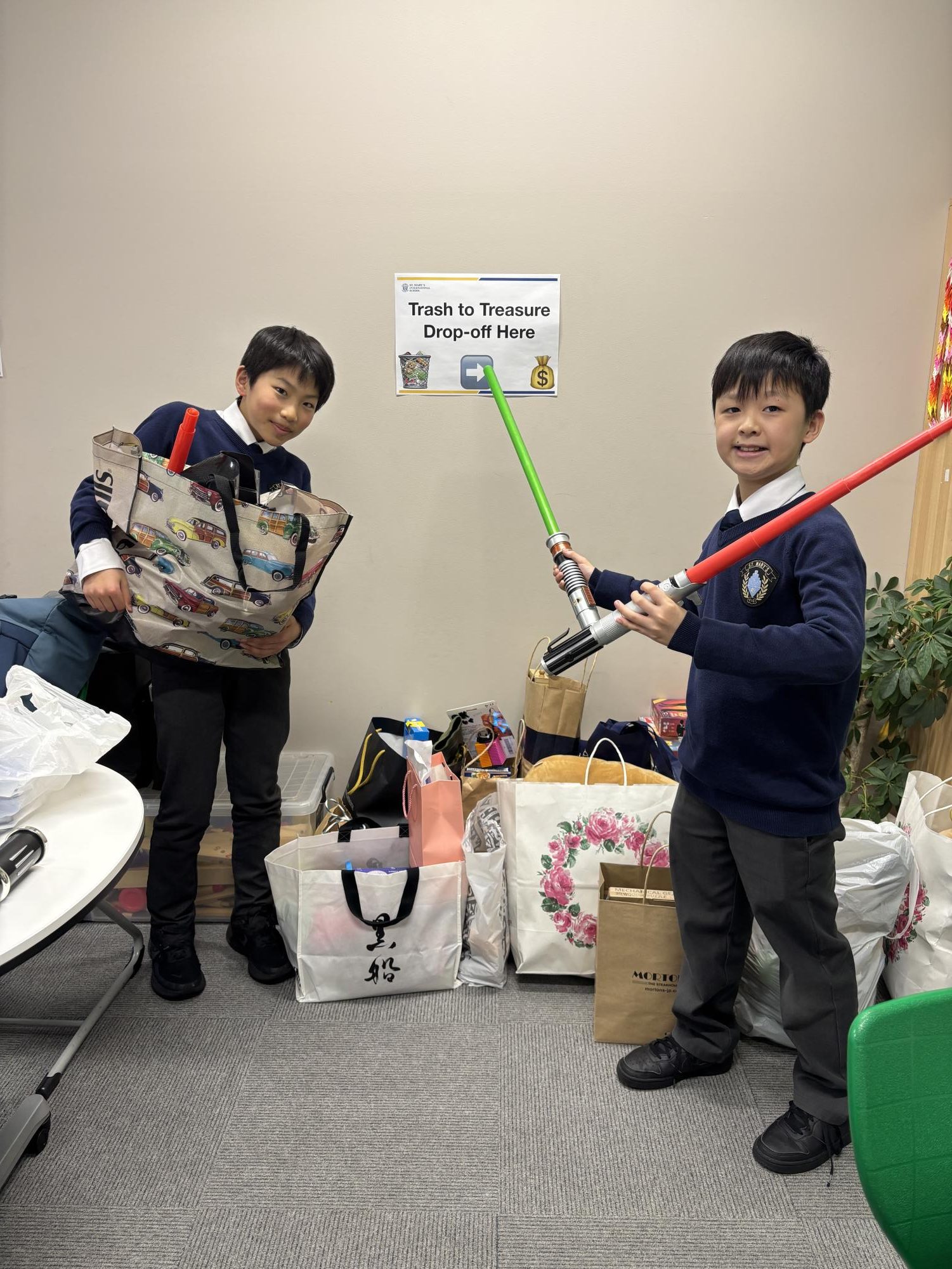 Kei (right) and Koh (left)