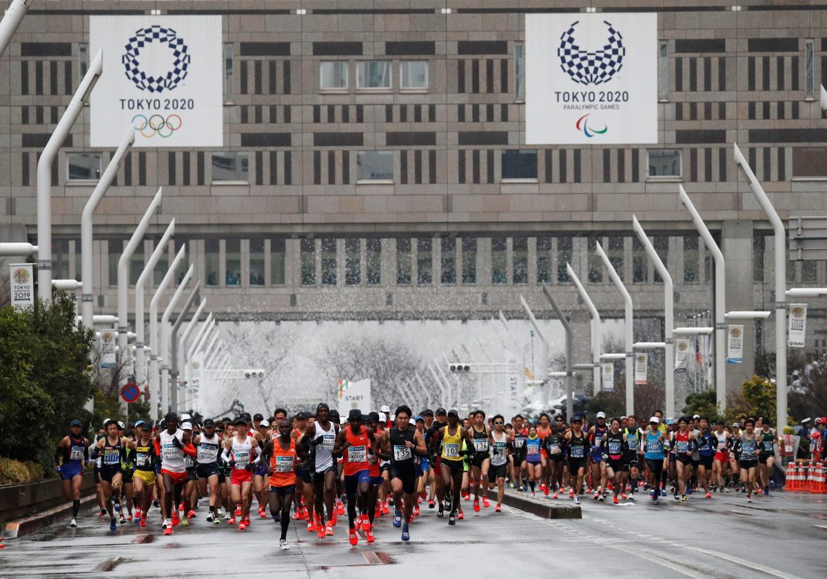 FILE PHOTO-Athletics - Tokyo Marathon 2019 - Tokyo, Japan - 03/03/19 - Runners at the start of the Tokyo Marathon 2019. REUTERS/Issei Kato