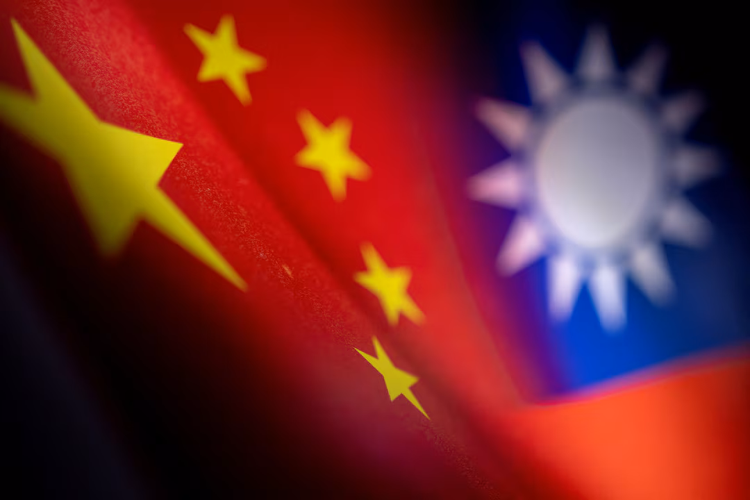 Residents Plan Escape as China Increases Pressure on the Taiwan Strait